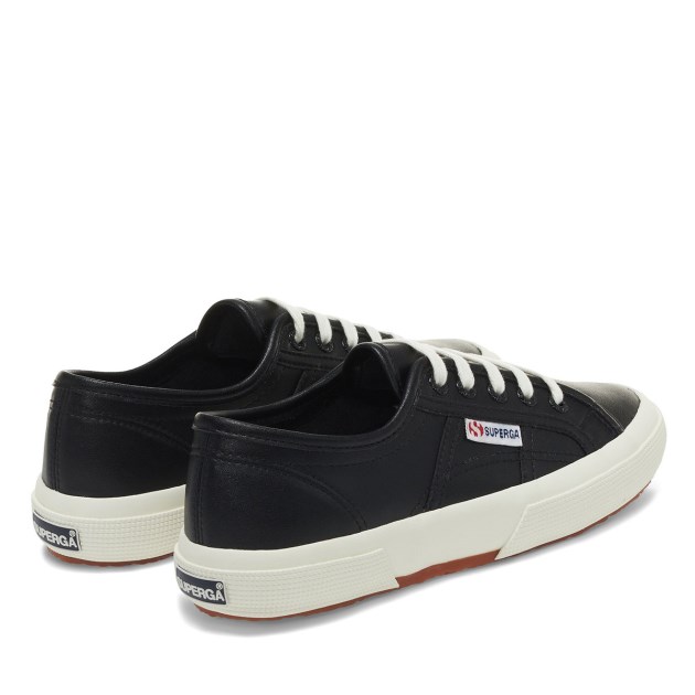 Superga 2750 עור טבעוני שחור-לבן Avorio